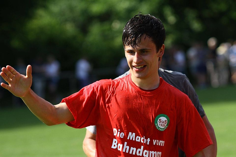 Gleich in der ersten Saison 2014/15 wurde Meyer mit dem SuS Holzhausen Kreisliga A-Meister