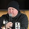 Machte einen sympathischen Eindruck auf der Pressekonferenz in Hankofen, gab sich aber auch nachdenklich: Bayreuths Coach Lukas Kling. 