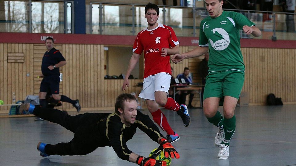 Markus Burkert im Tor des Futsal Club Regensburg hatte gegen die Predators alle Hände voll zu tun. F: Brüssel