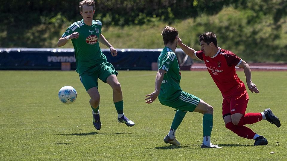 Ständiger Unruheherd: Zornedings (rot) Maximilian Hotz löste mit seinen Balleroberungs- und Wendemanövern unter anderem den 1:0-Führungstreffer aus.