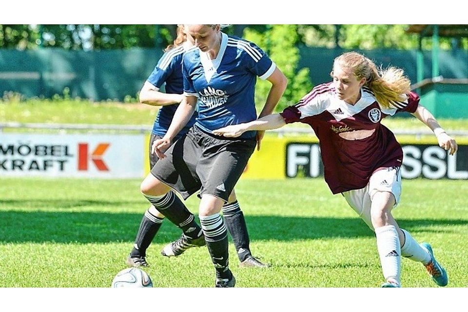 SG RieWas Natascha Sänger (li.) ist von der Kielerin Lara Christin Möller nicht zu stoppen. Sieg