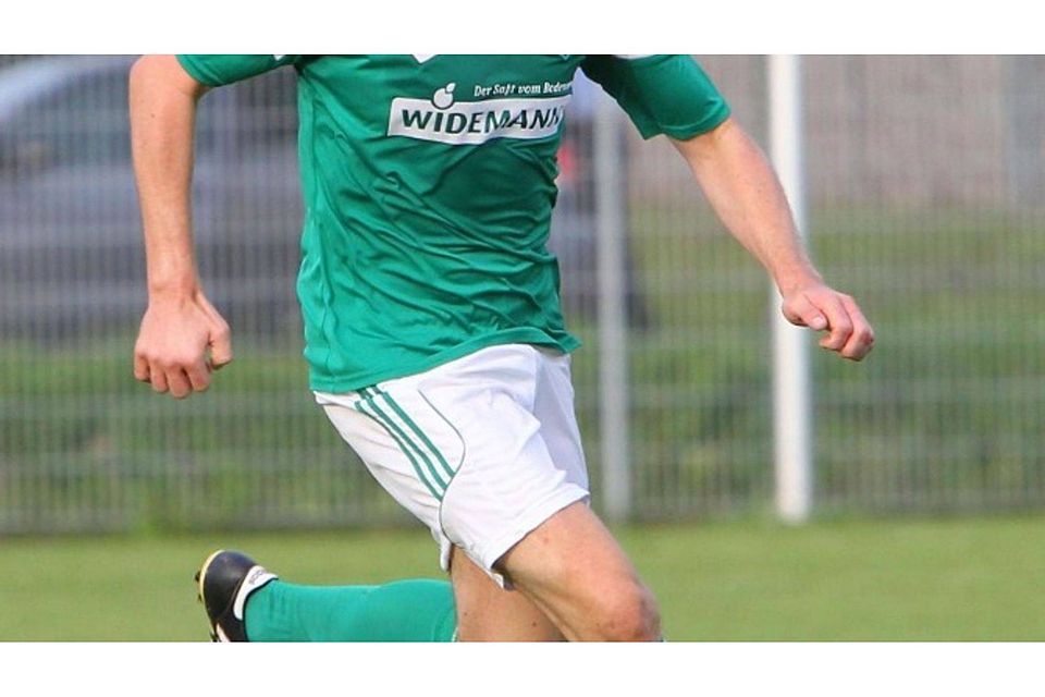 In der vorigen Saison blieb der SV Bermatingen, im Bild Spielertrainer Michael Fink, hinter den Erwartungen zurück. Auch die kommende Spielzeit wird schwer für die Grün-Weißen. Archivfoto: Stoeldt