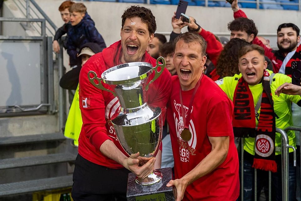 Erfolgreicher Abschied: In seinem letzten Spiel für Wehen-Wiesbaden gewann Emanuel Taffertshofer (re.) Ende Mai den Hessenpokal gegen Kassel. Im Elfmeterschießen erzielte Taffertshofer das entscheidende Tor. Erfolgreicher Abschied: In seinem letzten Spiel für Wehen-Wiesbaden gewann Emanuel Taffertshofer (re.) Ende Mai den Hessenpokal gegen Kassel. Im Elfmeterschießen erzielte Taffertshofer das entscheidende Tor.