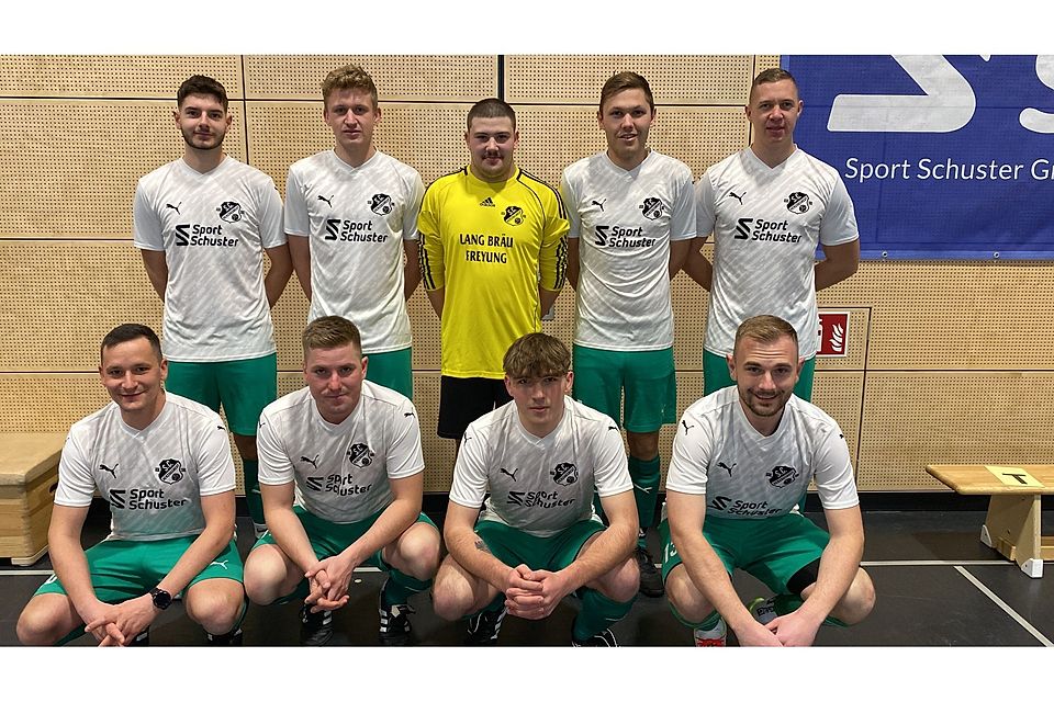 Schrieben SC-Geschichte (hinten v.l.): Samuel Lerchl, Nico Moser, Manuel Deiglmeier, Marco Schuster, Johannes Blöchl, (vorne v.l.) Fabian Pongratz, Andreas Herzig, Jonas Deiglmeier und Andreas Freund.