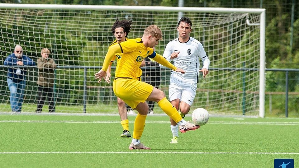 Der 1.FC hält die Klasse. 
