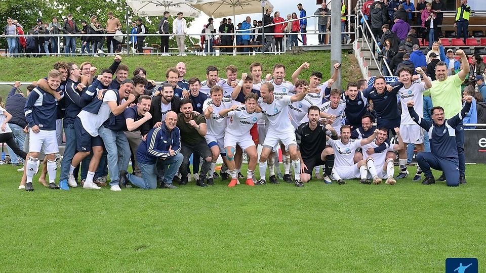 Klassenerhalt geschafft: Pure Erleichterung bei der DJK SB Straubing.