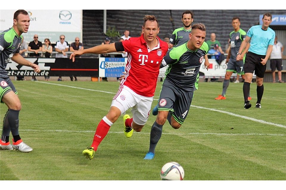 Will der SVS in Augsburg punkten, muss die Abwehr um Kevin Woleman (re.) stabil stehen.  Foto: Udo Weller