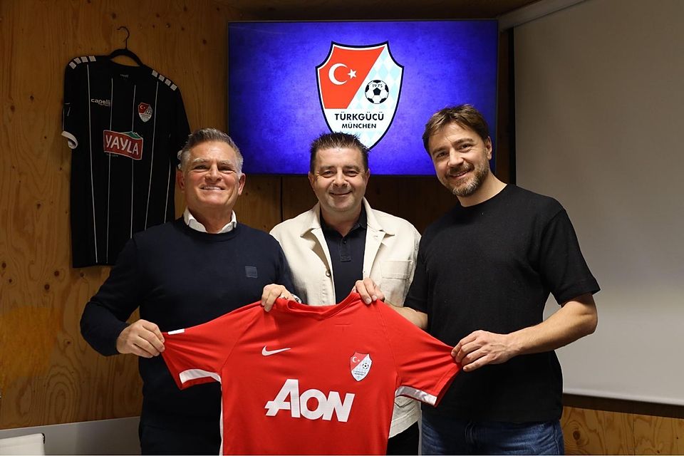 Türkgücü München stellt sich neu auf: Rainer Elfinger übernimmt als Sportlicher Leiter (l.), Slaven Skeledzic kehrt auf den Trainerposten zurück, Serdar Yilmaz bleibt weiterhin im Vorstand.