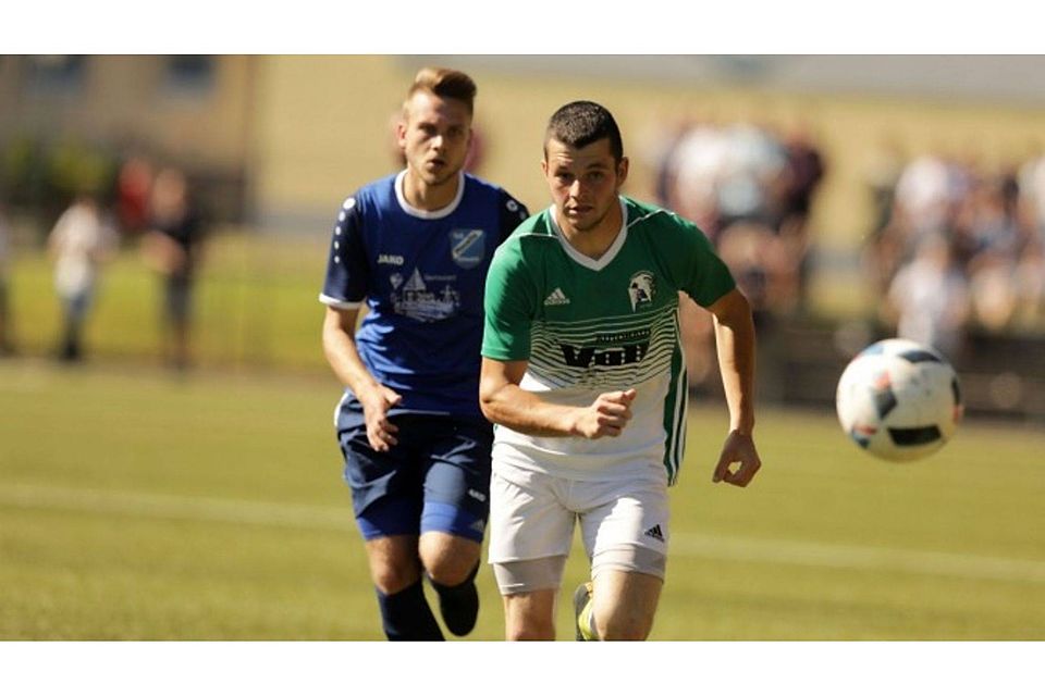 Geisfelds Andreas Rauen (rechts) traf im Testspiel gegen den FSV Salmrohr doppelt.