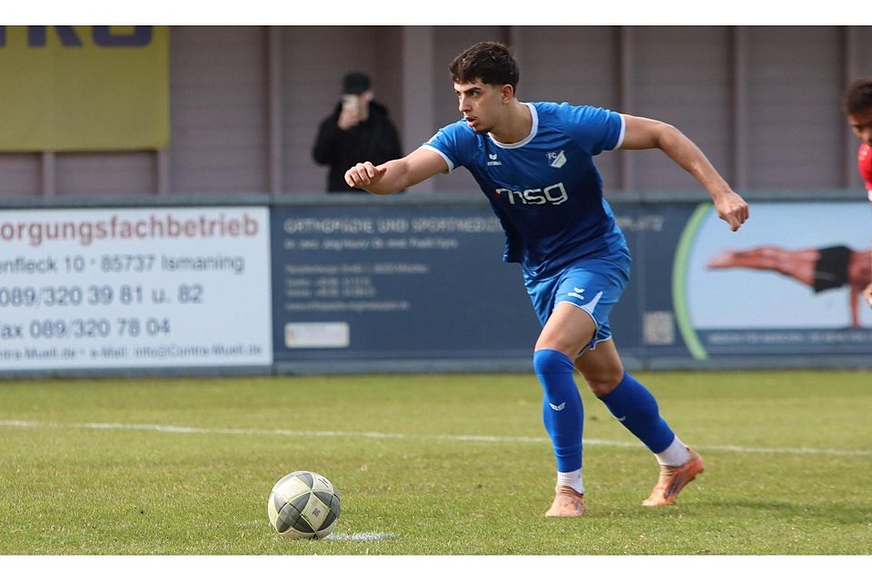 Perfekter Auftakt: Ilkan Atak erzielt per Elfmeter das 1:0, kurz vor Schluss steuert er auch noch das 2:2 bei.