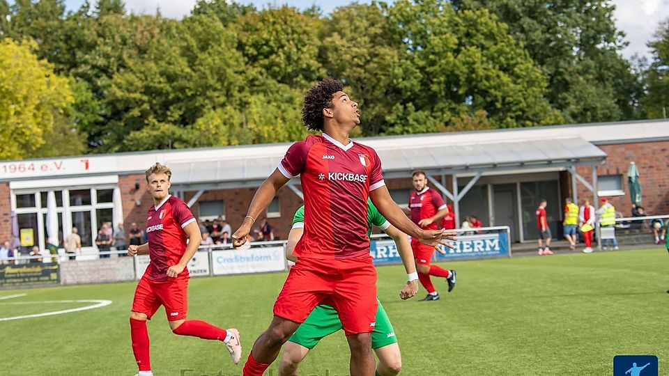 Strümp hat Ligaprimus ATS Krefeld vor der Brust.