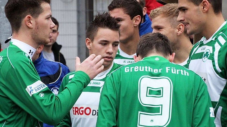 Frühjahrsauftakt für die Kleeblatt-U23: der Bischofsmaiser Thomas Pledl (mi.) war gestern bereits im 90-Minuten-Bundesliga-Einsatz. F: Gross