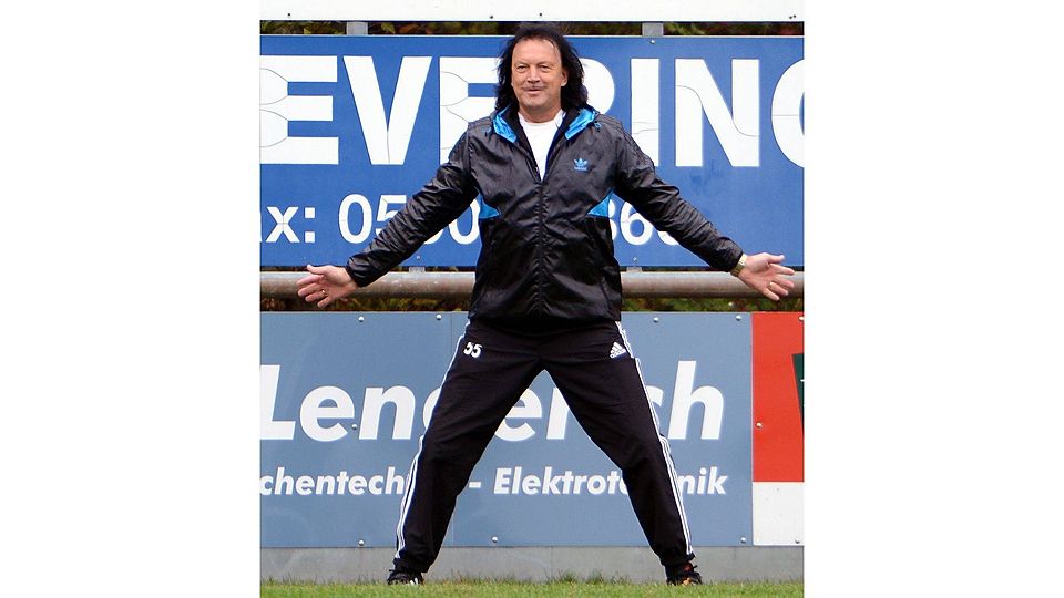 Bernhold Nünning bleibt auch in der nächsten Saison Trainer beim FC Leschede. Foto: Doris Leißing