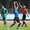 Szene mit Symbolcharakter: Der SV Wehen Wiesbaden verlor das Hinspiel zur Bundesliga-Relegation mit 0:1 bei Eintracht Trier.