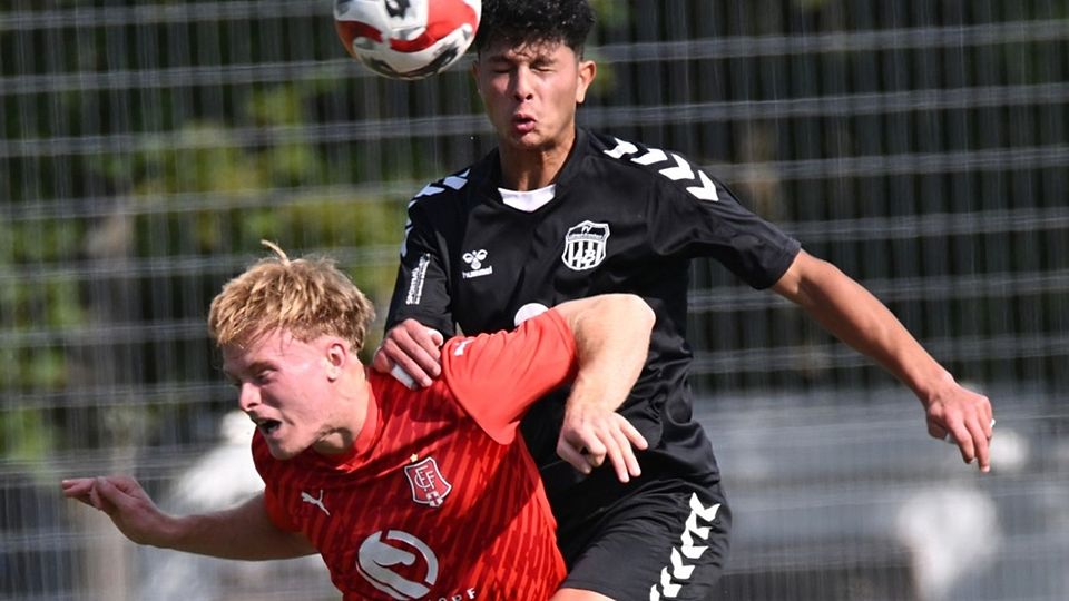 „Waren extrem stabil“: Der FV Lörrach-Brombach um Ihab M’kadmi (hinten, hier im Duell beim Freiburger FC II) überzeugte im Top-Spiel
