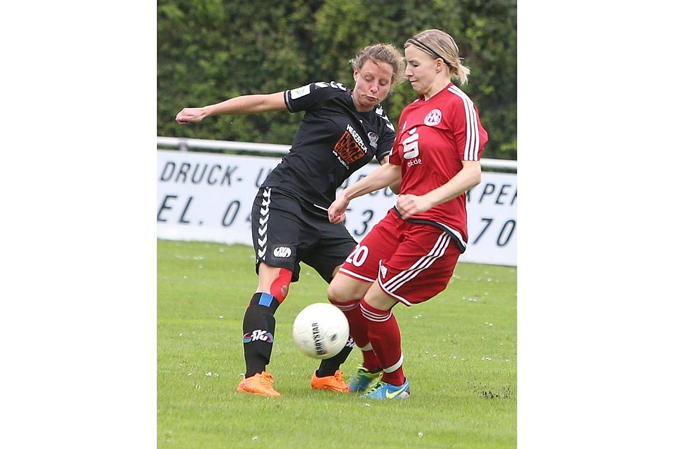 Fehlt zukünftig: Kristin Engel (li., hier  gegen Yvonne Gabriel aus Hohen Neuendorf) wechselt zum TSV Ratekau.