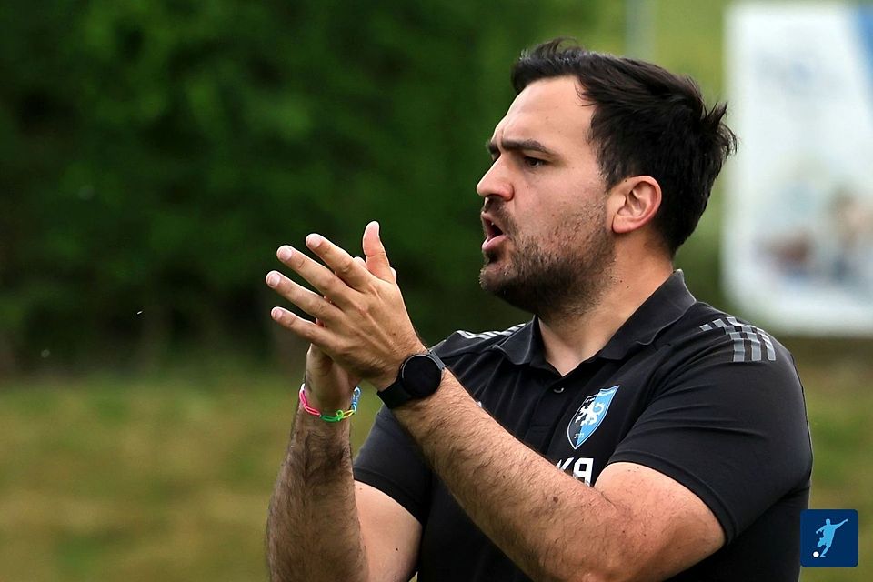 Eine klare Entwicklung sieht FCVE-Coach Andreas Kirschner bei seinem Team und im Verein. In der Sommerpause soll weiter am Kader des FCVE gefeilt werden, um in der kommenden Saison auch in Sachen Kaderbreite über lange Distanz konkurrenzfähig zu sein.