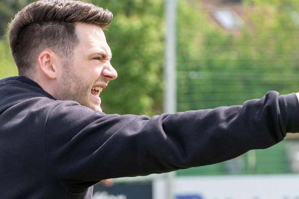 Alles auf Sieg: TuS-Trainer Florian Brachtel will mit einem Erfolg gegen Garmisch die Konkurrenz aus Neufraunhofen unter Druck setzen. Alles auf Sieg: TuS-Trainer Florian Brachtel will mit einem Erfolg gegen Garmisch die Konkurrenz aus Neufraunhofen unter Druck setzen.