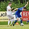 Einen klaren Auswärtssieg feierte der FC Aich (in Blau) in der ersten Runde des Totopokals beim FC Emmering.