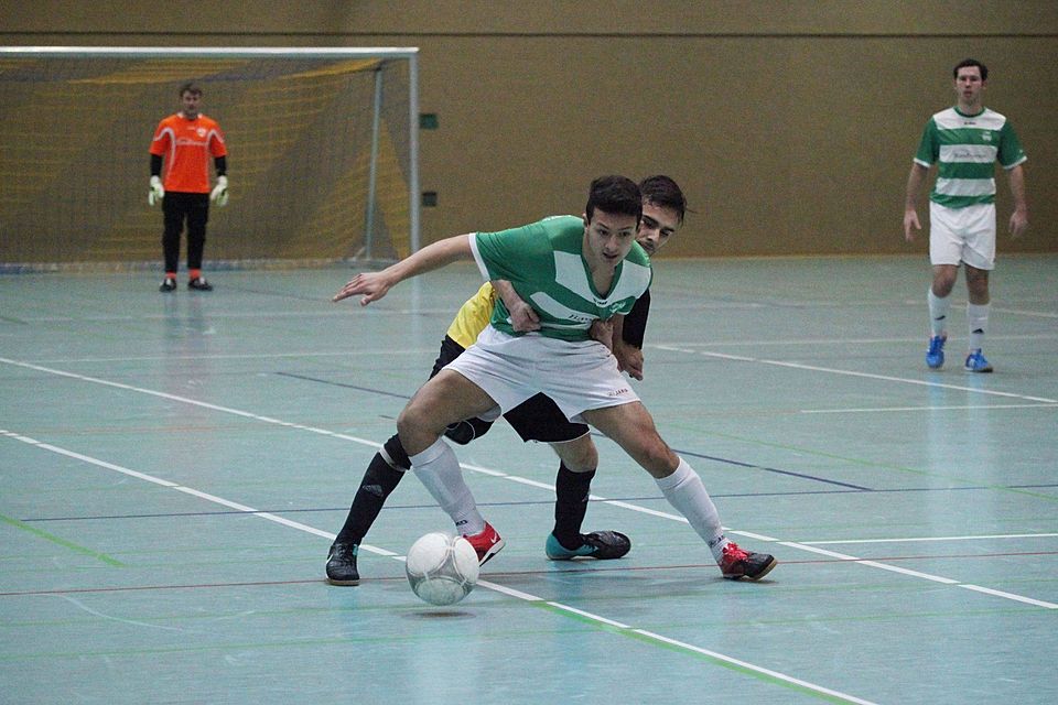 Letztes Jahr standen sich der VfL Herrenberg (grün-weiße Trikots) und Aidlingen im Spiel um Platz drei gegenüber, heuer treffen beide Teams schon in der Vorrundengruppe aufeinander GB-Foto (Archiv): Bäuerle Letztes Jahr standen sich der VfL Herrenberg (grün-weiße Trikots) und Aidlingen im Spiel um Platz drei gegenüber, heuer treffen beide Teams schon in der Vorrundengruppe aufeinander GB-Foto (Archiv): Bäuerle