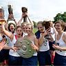 Hoch die Gläser: Die Damen des TSV Frauenaurach feiern ihren großen Erfolg. Foto: Anestis Aslanidis