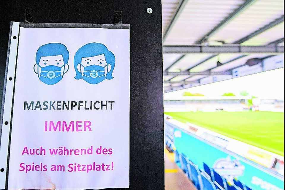 Die Maskenpflicht gilt weiter: Viele Sportveranstaltungen in NRW können aber bald wieder mit Zuschauern stattfinden.
