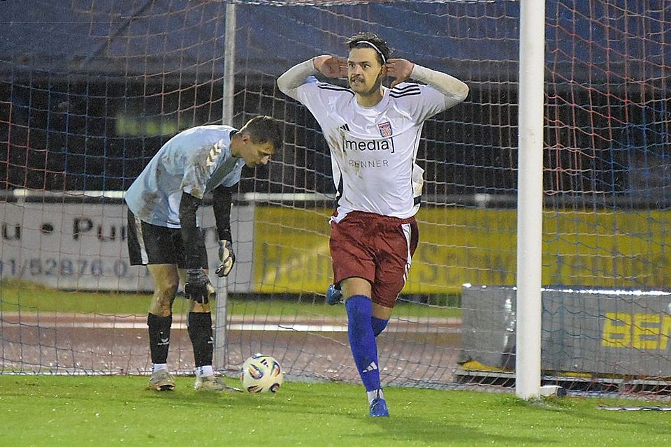 Max Heberlein schoss den SV Obertraubling im Alleingang zum Sieg gegen den Tabellenführer.
