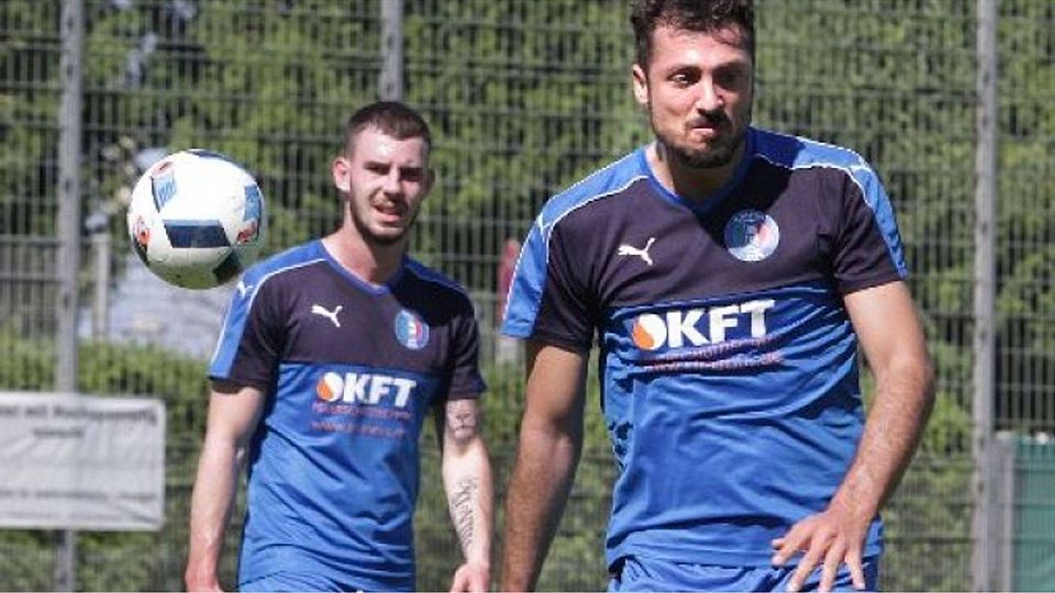 Matchwinner für Calcio: Gökhan Gümüssu (rechts). Yavuz Dural