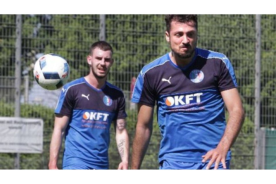 Matchwinner für Calcio: Gökhan Gümüssu (rechts). Yavuz Dural