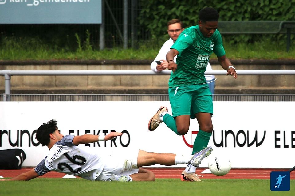 Noah Joseph Mukanya (rechts) steuerte in der Vorwoche gegen Schlusslicht TuS Neuhausen zwei Treffer zum 5:0-Kantersieg bei. 