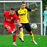 TGB-Verteidiger Seyithan Olcan (links) ist vor dem Sulzer Felix Studer am Ball. | Foto: Steven Van Veen
