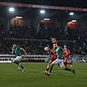 Volle Tribünen am Dallenberg: Das Derby zwischen den Würzburger Kickers und Schweinfurt 05 sorgte für eine neuen Zuschauerrekord in der Regionalliga Bayern in der laufenden Saison.