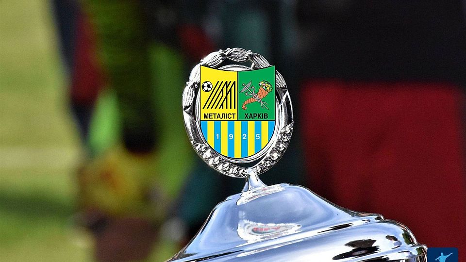 Der Siegerpokal beim Novesia-Cup ging an die Ukrainer von Metalist Charkiw.