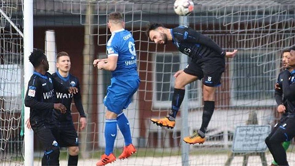 Torschütze: Paderborns Arton Balja markierte per Kopf die zwischenzeitliche 2:1-Führung. Am Ende reichte es nur zu einem Unentschieden. F: Heinemann