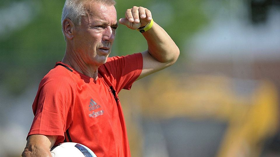 Falk Zschiedrich ist nicht mehr Trainer der DJK Straßkirchen F: Geisler