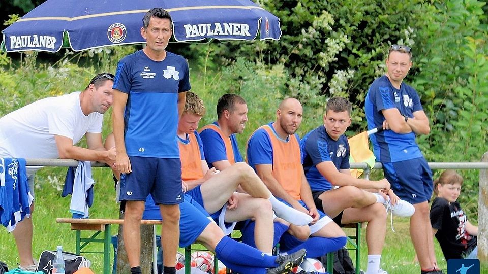 SG-Trainer Andy Danz (Zweiter von links)