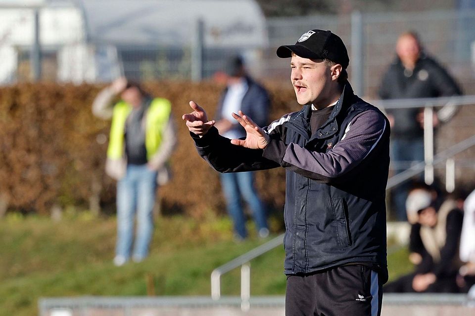 Daniel Dittmann coacht aktiv im Spiel gegen den TSV Murnau.