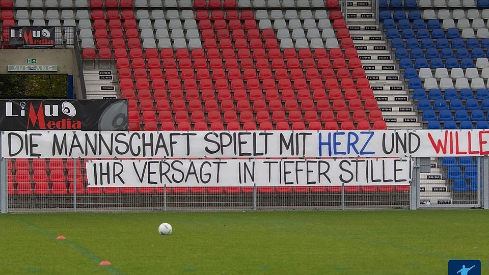 Nur sportlich läuft es beim KFC Uerdingen: Die Mannschaft überwintert auf einem Nichtabstiegsplatz. Mögliche Folgen sind absehbar. 