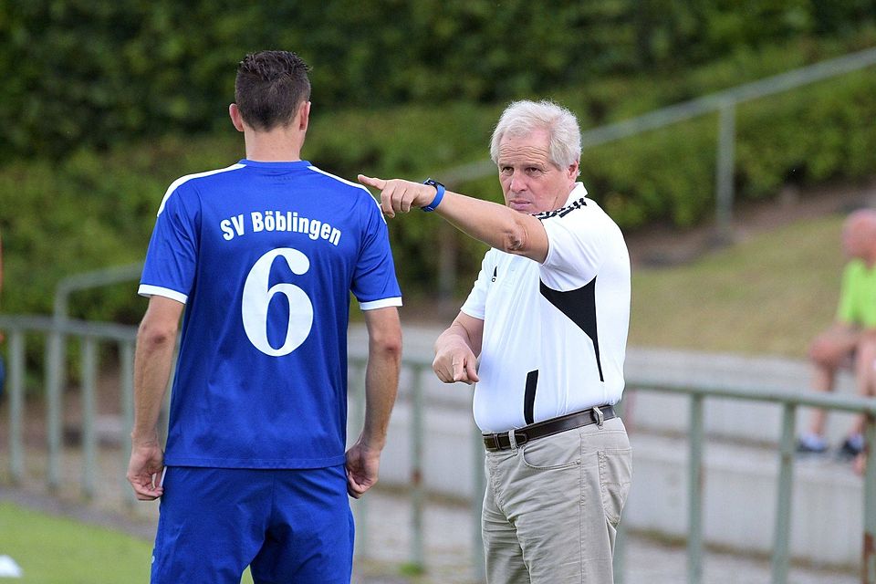 Böblingens Trainer Bernd Hoffmann (rechts): "Wir hängen durch" Foto (Archiv): Eibner
