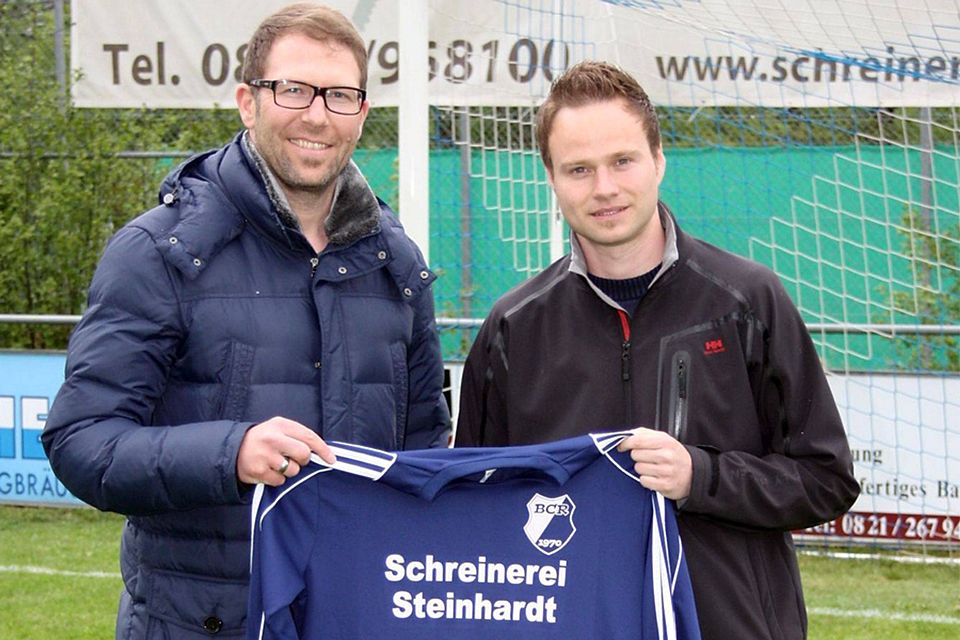 Abteilungsleiter Stefan Holland (links) mit dem neuen BCR-Trainer, Marco Surauer. 		F.: Glück