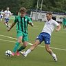 Jan Weinbach (rechts, hier gegen Tim Selesnev von Nibelungen Worms) verhalf dem TSV Gau-Odernheim mit seinem 4:4 gegen den FSV Osthofen bis ins Elferschießen.	Foto: Axel Schmitz/pakalski-press