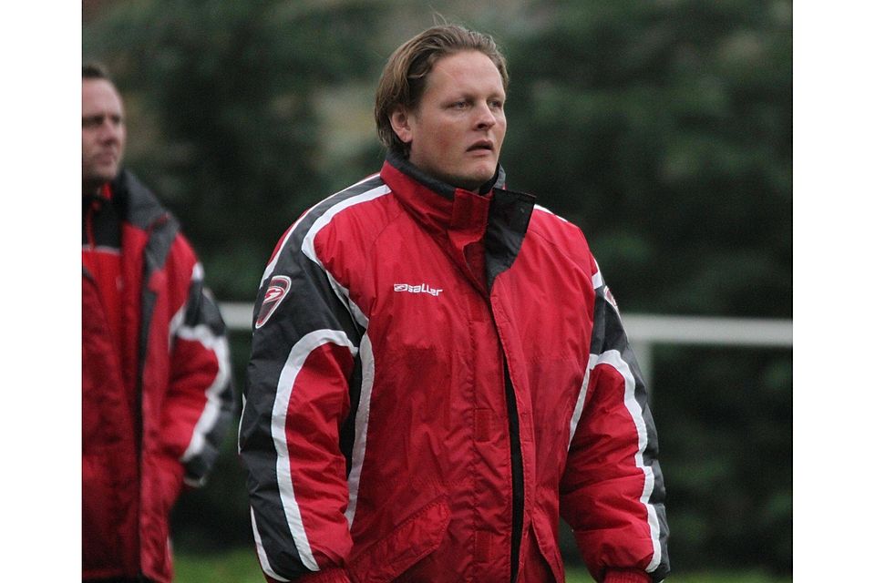 Steigt mit seinem Team in die Kreisoberliga ab: Schenkenberg-Coach Danny Gerlich.