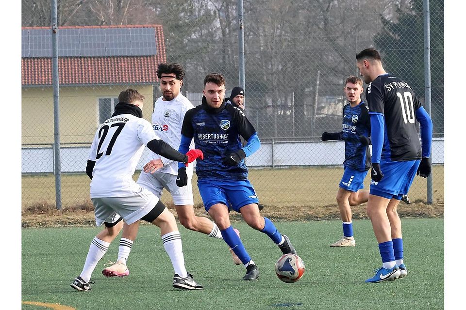 SVP gegen TSV 54 DJK München am 24.01.26 ab 14 Uhr. Am Ball Nr 28 - Stefan Mikerevic. Foto: Dagmar Rutt