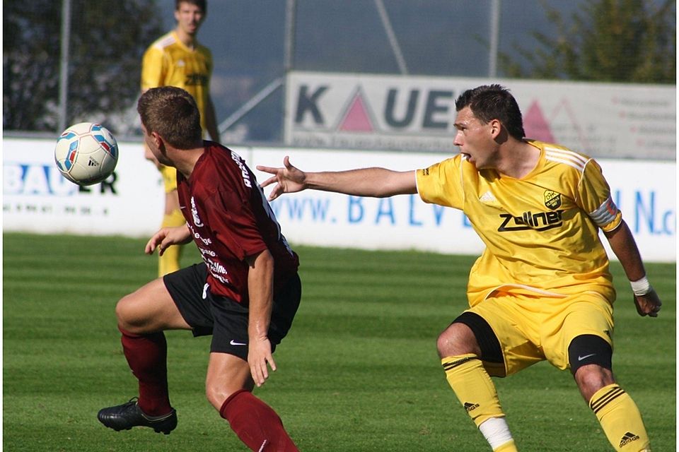 Im Hinspiel konnten Kapitän Thomas Seidl und seine Mannen den TB Regenstauf mit 4:2 erfolgreich einbremsen