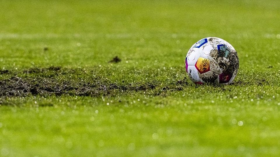 Der Ball rollte nicht: Die Fußballer der SSV Raunheim waren nicht im Einsatz, denn der AC Italia Groß-Gerau hat dem B-Liga-Spitzenreiter absagen müssen. (Symbolbild)	Foto: picture alliance/dpa