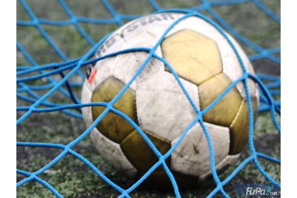 Am Wochenende wird der Ball wohl mal wieder häufig den Weg ins Tor finden. F: Vassili, Vigneron, Iman, Sabin