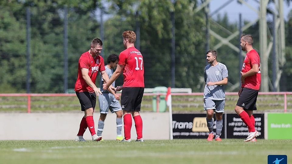 Marcel Klein (links) sorgt gleich am 1. Spieltag für ein echtes Highlight. 