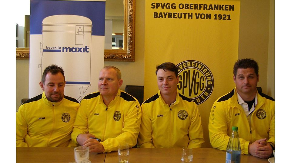 Das Trainerteam der SpVgg Oberfranken Bayreuth hat die Verträge bis 2016 verlängert. v.l.n.r.: Jörg Pötzinger, Christoph Starke, Marc Reinhardt, Matthias Kellner  Foto: Scherm