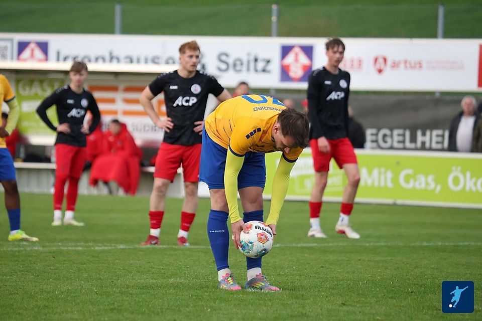 Chancenlos zuletzt in Pipinsried: Den Hauzenbergern (im Hintergrund) blieb meist nur die Statistenrolle.