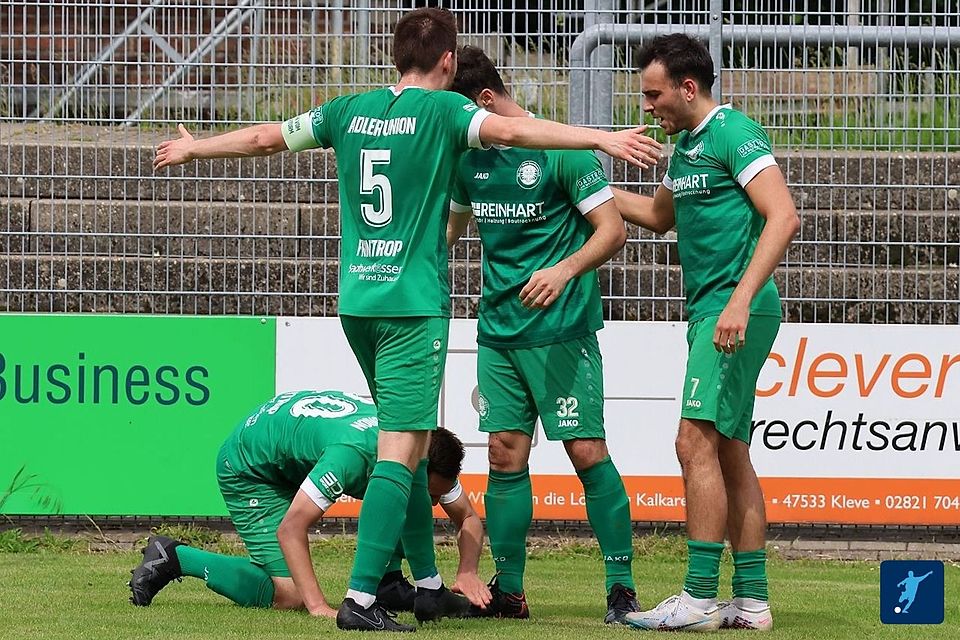 Der DJK Adler Union Frintrop ist durch den eigenen Kantersieg und den gleichzeitigen Patzer des SV Budberg auf Aufstiegskurs. 